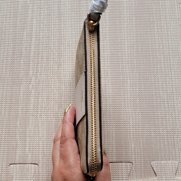 Coach Corner Zip Wristlet in Signature Canvas - Picture 5 of 9